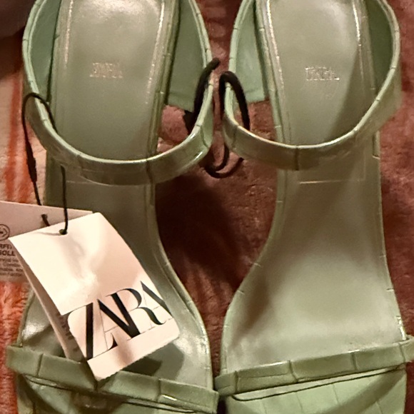 Zara Light Green Textured Heels - Picture 10 of 10